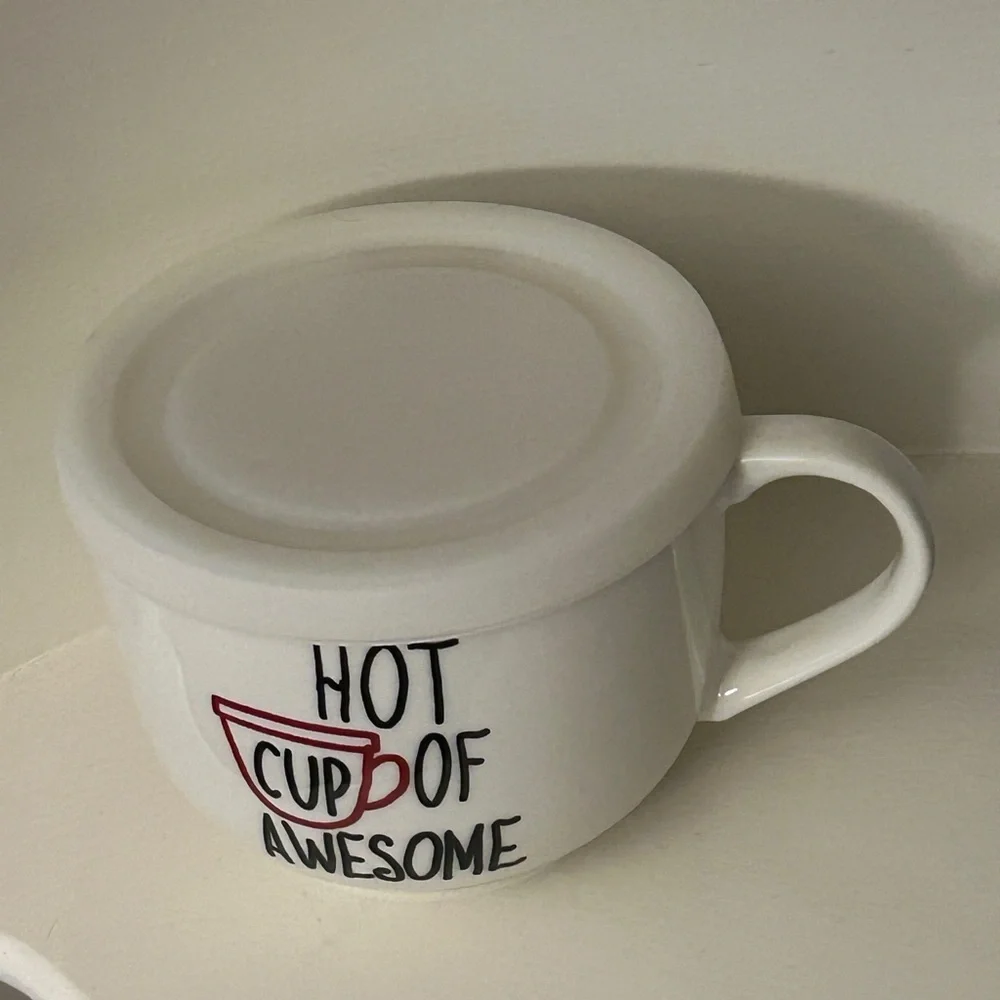 White Coffee Mug Red + Black Text HOT CUP OF AWESOME New With Tag Silicone Lid